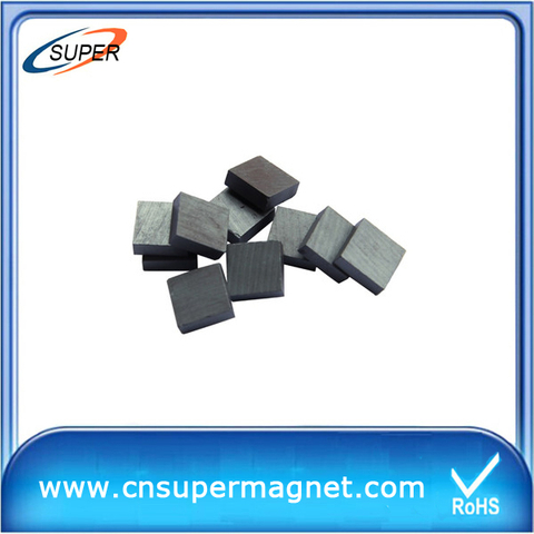 Strong ferrite magnet for water pumps