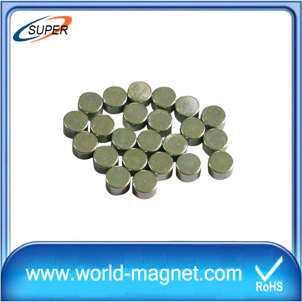 Permanent sintered disc magnets for handbags