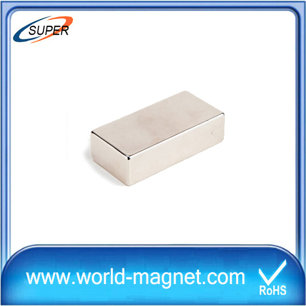 Diametrically magnetized Neodymium block magnet